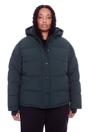 FORILLON PLUS | WOMEN'S VEGAN DOWN (RECYCLED) SHORT PUFFER JACKET, DEEP GREEN (PLUS SIZE)